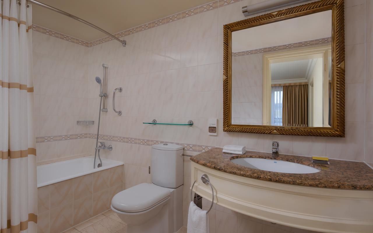 Отель Armenia Marriott Hotel Yerevan Ереван-5