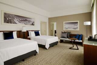 Отель Armenia Marriott Hotel Yerevan Ереван Улучшенный номер Делюкс с 2 двуспальными кроватями-4